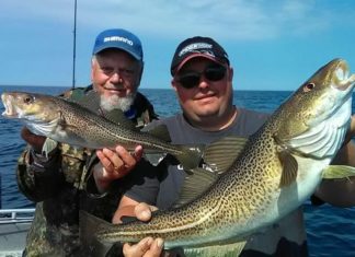 18. RAUBFISCH-Leserreise nach Rügen An einem besonders windstillen Tag ging es mit den Alubooten hinaus auf die Ostsee - und die Dorsche bissen hervorragend.