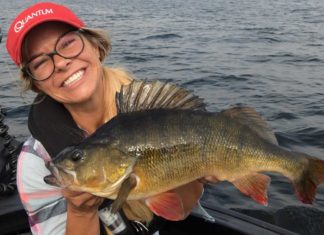 Sensationeller Saisonstart für Babs Diesen 52er Barsch konnte Babs beim Saisonstart in Holland erwischen, ihr neuer Personal Best!