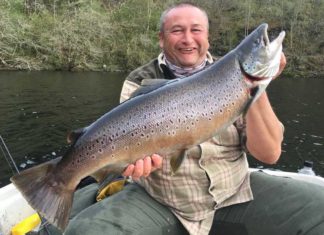 14-Pfund-Forelle aus Norwegen Große Überraschung beim Forellenspinnen: Michael Naunheim freut sich über seinen kapitalen Fang.