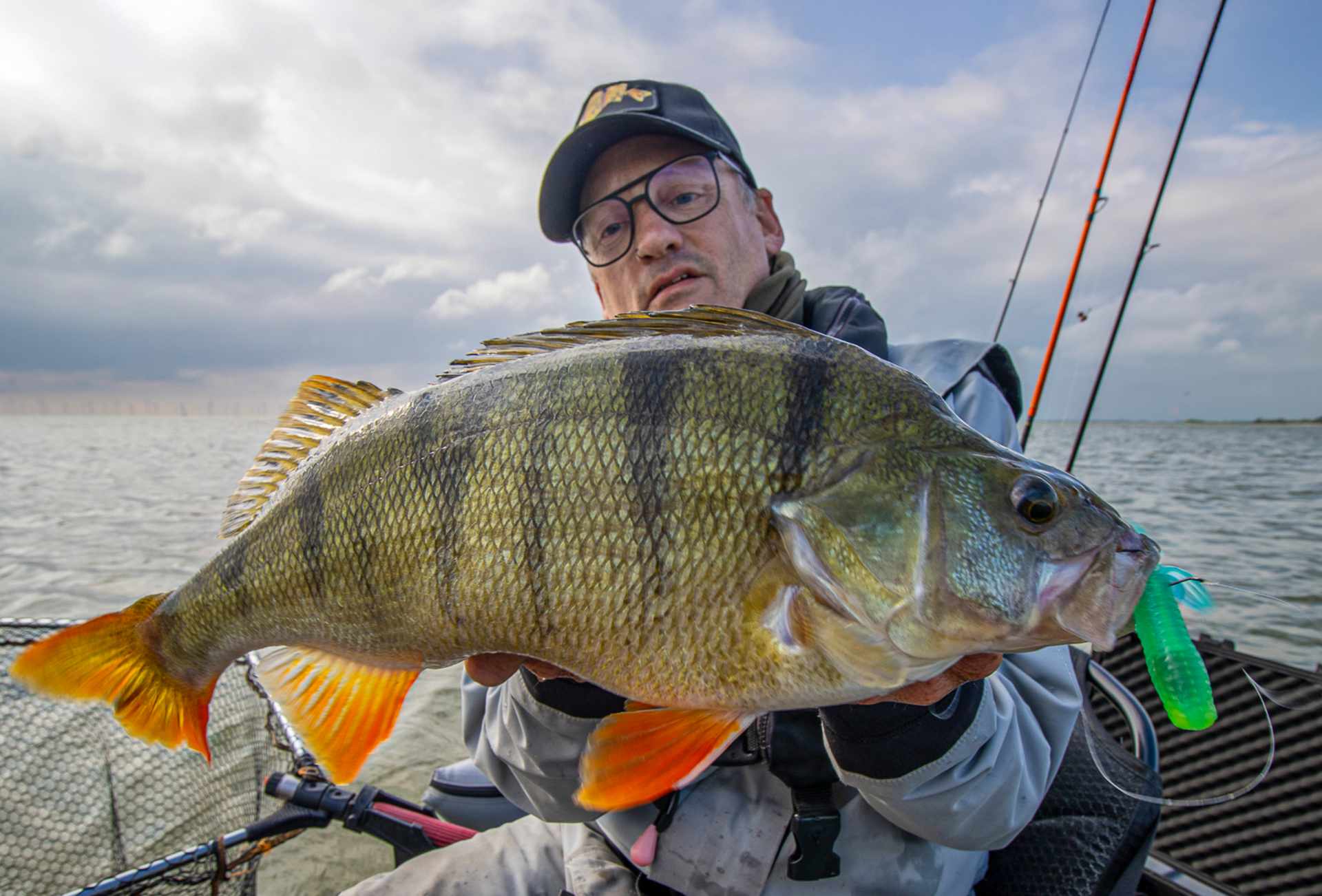 RF_01_26_Eine Tube_voll_Flexibilität_Barsch an Tube-08 Eine Tube voll Flexibilität